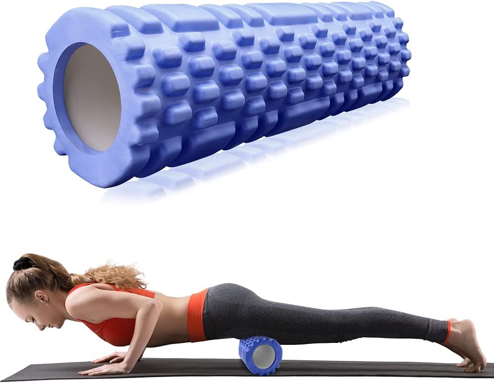 masaje muscular deportivo con rodillo pilates chica yoga azul